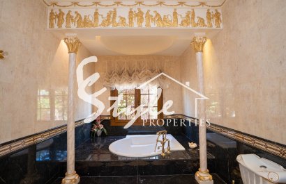 Resale - Villa - Campoamor