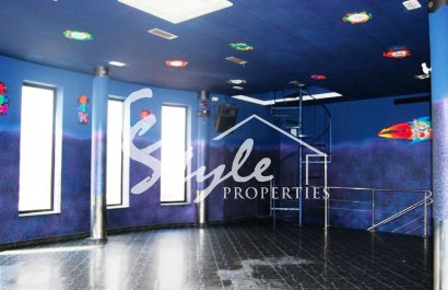 Business premises for sale in the city center of Torrevieja, Costa Blanca, Spain. ID081