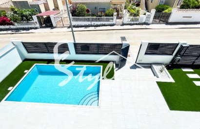 Виллы новой постройки в Пилар де ла Орадада, Пинар де Камповерде, Коста Бланка.Испания.ON1632