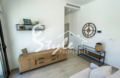 Виллы новой постройки в Пилар де ла Орадада, Пинар де Камповерде, Коста Бланка.Испания.ON1632