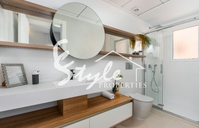 Новый таунхаус в Сьюдад Кесада, Коста Бланка, Испания. ОN1646