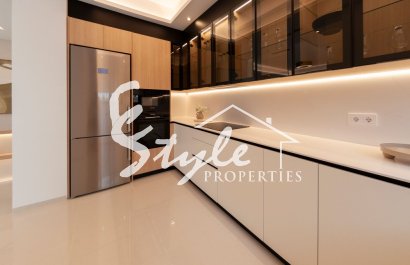  В продаже новая вилла в элитном районе Сьюдад Кесада, Коста Бланка, Испания ON1412