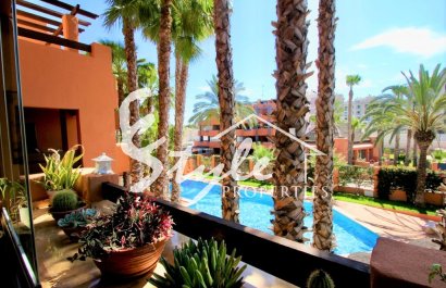 Comprar apartamento con piscina en Villamartin cerca del golf. ID 6115