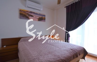 Se alquila casa adosada de 3 dormitorios en Punta Prima, Costa Blanca, España. ID108