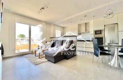 Apartamento con solarium en venta en Vista Azul, Punta Prima, Costa Blanca, España. ID3781