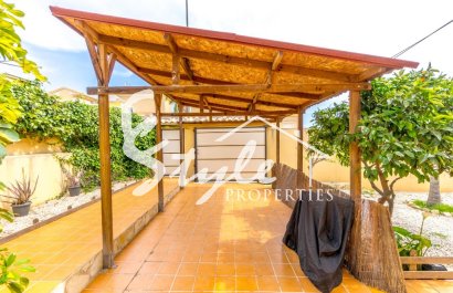 Купить отдельное шале с бассейном и садом около гольфа в  Вильямартин. ID 6153