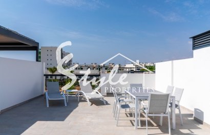 se vende bungalow alto en Mil Palmeras, Pilar de la Horadada, Costa Blanca, Spain. ID1379