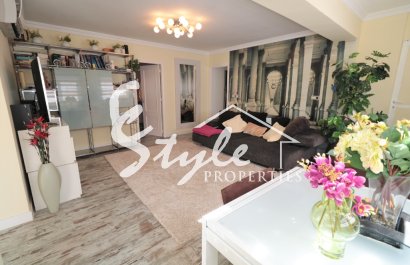 Buy penthouse apartment in Costa Blanca steps from the sea and beach in Torrevieja, Playa de los Naufragos. ID: 6173