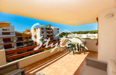 Apartamento para alquiler a corto plazo en comunidad cerrada ¨Parque Recoleta¨ en Punta Prima, Orihuela Costa, Costa Blanca, España. ID103
