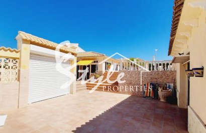 For sale villa overlooking the Campoamor Golf and the sea, Costa Blanca, Spain. ID1832