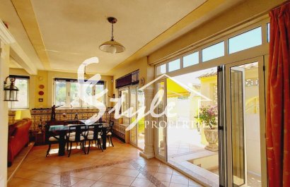 Resale - Villa - Campoamor