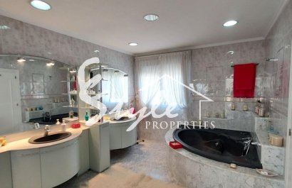 Resale - Villa - Campoamor