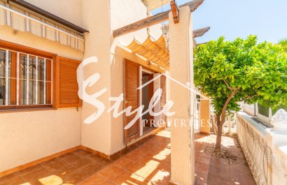 Купить красивый таунхаус в жилом комплексе на Playa Flamenca - Торревьеха. ID 6185