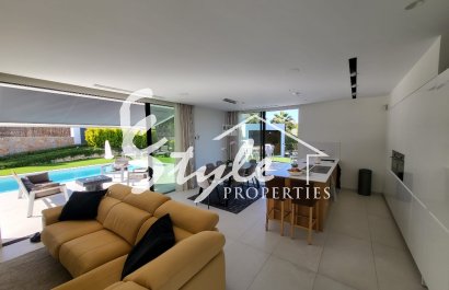 Resale - Villa - Las Colinas - Las Colinas Golf