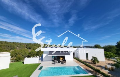 Resale - Villa - Las Colinas - Las Colinas Golf