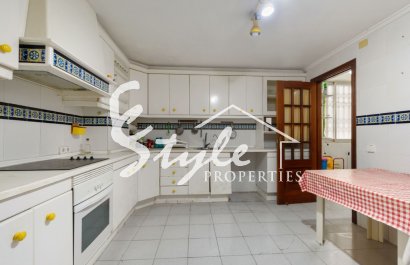 Buy apartment just 100 meters to the beach in Torrevieja, Costa Blanca. ID: 6209