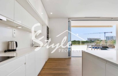 Reventa - Apartamento - Las Colinas - Las Colinas Golf