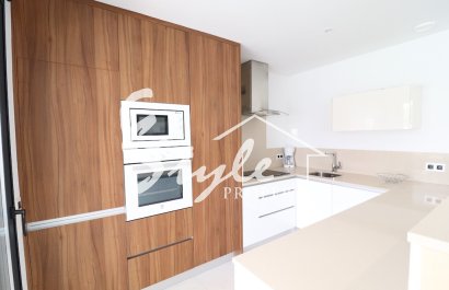 Купить виллу около моря в Сан-Мигель-де-Салинас. ID 6226