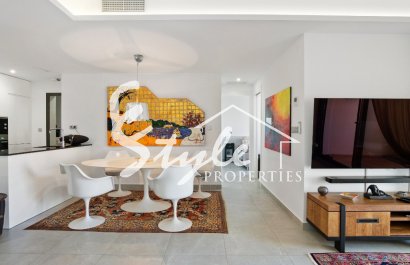 Comprar apartamento en Los Dolses, cerca del campo de golf en Villamartin, Costa Blanca. ID 6058