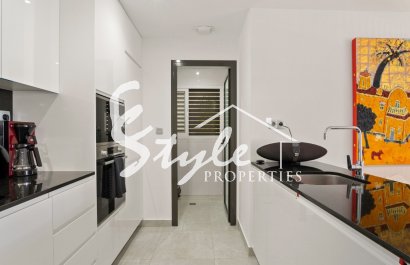 Comprar apartamento en Los Dolses, cerca del campo de golf en Villamartin, Costa Blanca. ID 6058