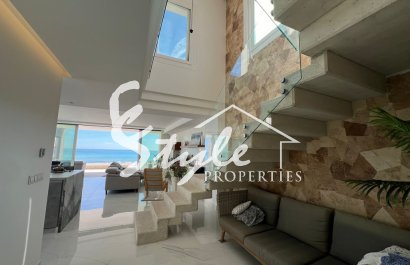 Buy villa a few steps from the best sandy beaches and private access to the Sea. ID: 6256