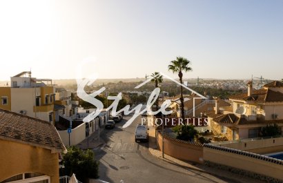 Продается вилла с 3 спальнями и большим подвалом в Лос-Альтос-Ла-Флорида, Коста-Бланка, Испания. ID2322