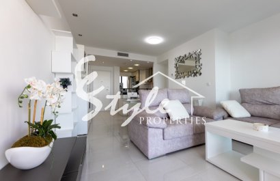 Apartamento en venta en primera línea de mar en Sea Senses, Punta Prima, Costa Blanca. ID2345