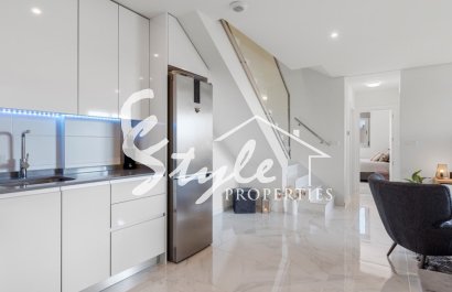 Resale - Apartment - Orihuela Costa  - Villamartin