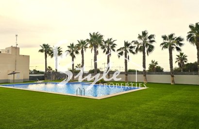 Buy townhouse with garden and pool in Torrevieja. ID 6300