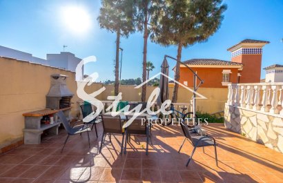 Купить отдельное шале с бассейном и садом около гольфа в  Вильямартин. ID 6302