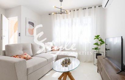 Resale - Villa - Orihuela Costa  - Villamartin