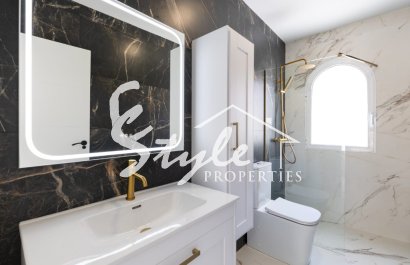 Resale - Villa - Orihuela Costa  - Villamartin