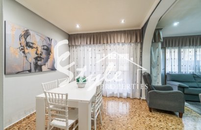 Buy apartment on the beach in Playa Central, Torrevieja, Costa Blanca. ID: 6309 