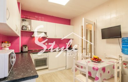 Buy apartment on the beach in Playa Central, Torrevieja, Costa Blanca. ID: 6309 