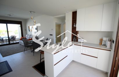 Buy bungalow in Residencial BALCONES DE AMAY of Urb. Los Balcones, Torrevieja. ID 6313