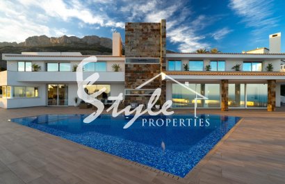 Buy luxury villa with sea views in ALTEA, Costa Blanca. ID 6315
