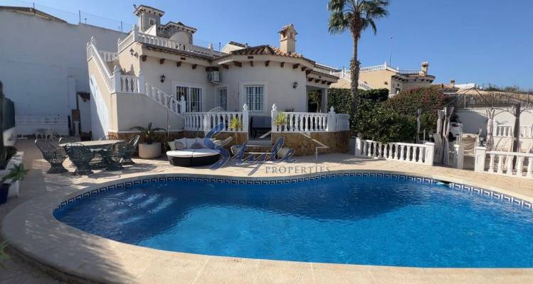 Resale - 4. House - Detached Villa - Bigastro