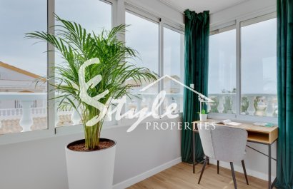 Продается отремонтированный таунхаус с 3 спальнями в Лос-Альтос, Пунта-Прима, Коста-Бланка. ID2818