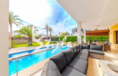 Resale - Villa - Cabo Roig