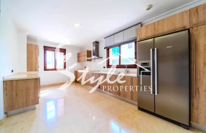 Resale - Villa - Cabo Roig