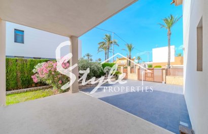 Resale - Villa - Cabo Roig