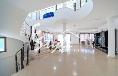 Resale - Villa - Cabo Roig