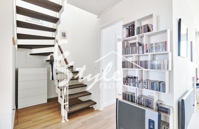 Resale - Apartment - Orihuela Costa  - Villamartin