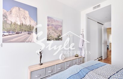 Resale - Apartment - Orihuela Costa  - Villamartin