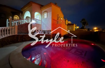 Buy villa in Costa Blanca close to sea in Ciudad Quesada. ID: ST-6338