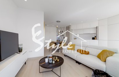 Reventa - Apartamento - Las Colinas - Las Colinas Golf