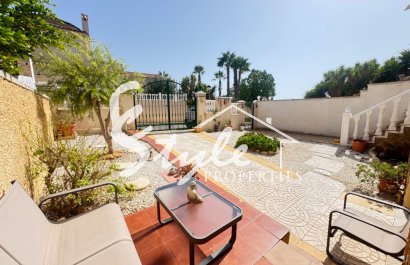 Resale - Villa - Orihuela Costa  - Villamartin