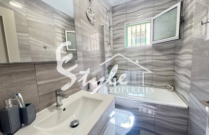 Resale - Villa - Orihuela Costa  - Villamartin