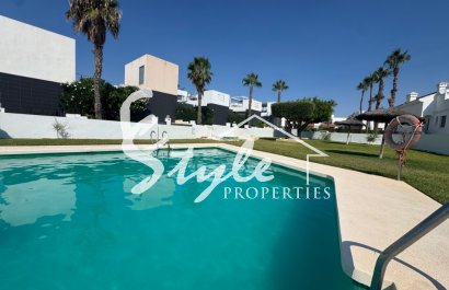 Resale - Townhouse - Orihuela Costa  - Villamartin
