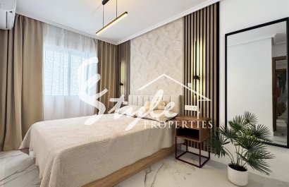 For sale 4 bedrooms apartment in Playa Los Locos, Torrevieja, Costa Blanca. ID1943